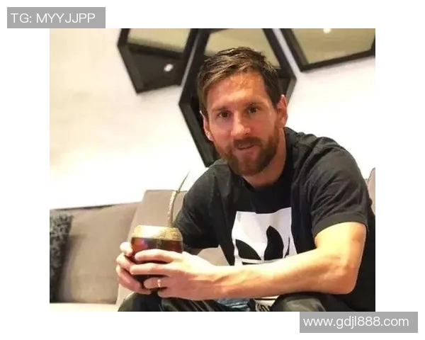 足球明星的饮品偏好揭秘他们最爱的饮料和健康饮食习惯